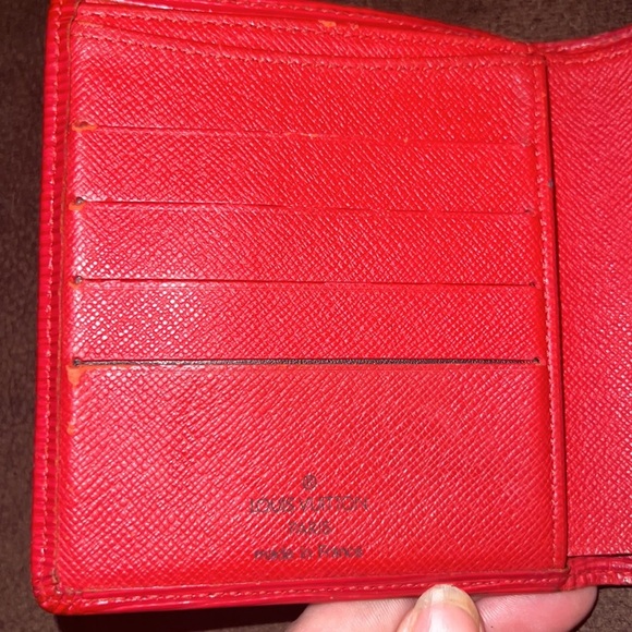 💯 Authentic Red LV Epi Wallet​ - Picture 6 of 10